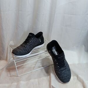 Skechers Womens Hands Free Slip In Sneakers Size 7.5W Black White